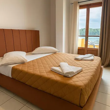 Hotel Oscar Lefkada 2*